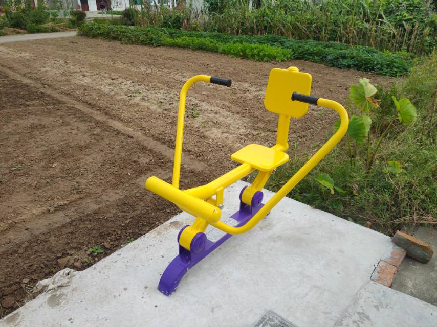 自重式平推訓(xùn)練器