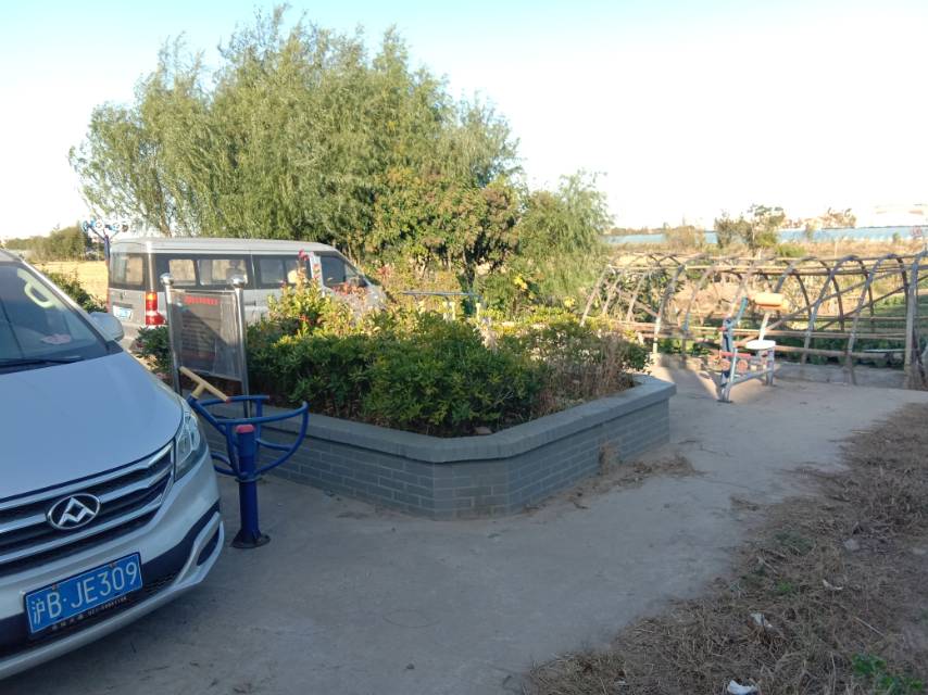 衛(wèi)民村317號(hào)東側(cè)健身路徑