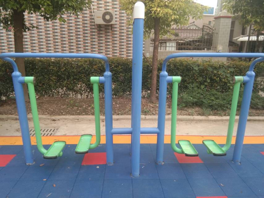 雙立柱太空漫步器