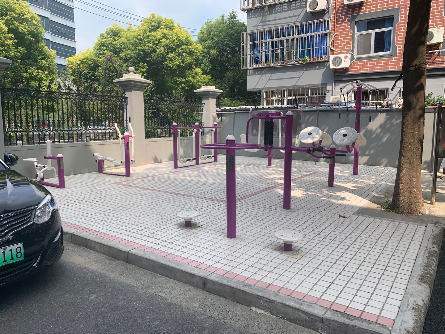 方西紅賓苑健身點(diǎn)