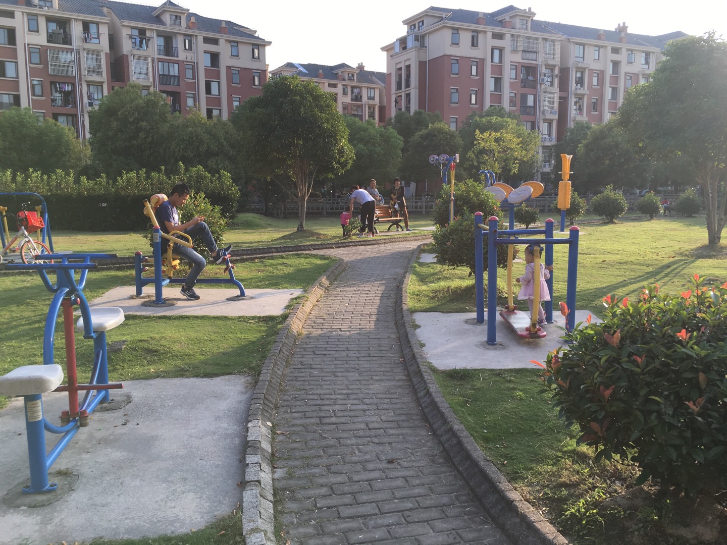 祥峰小區(qū)健身點(diǎn)