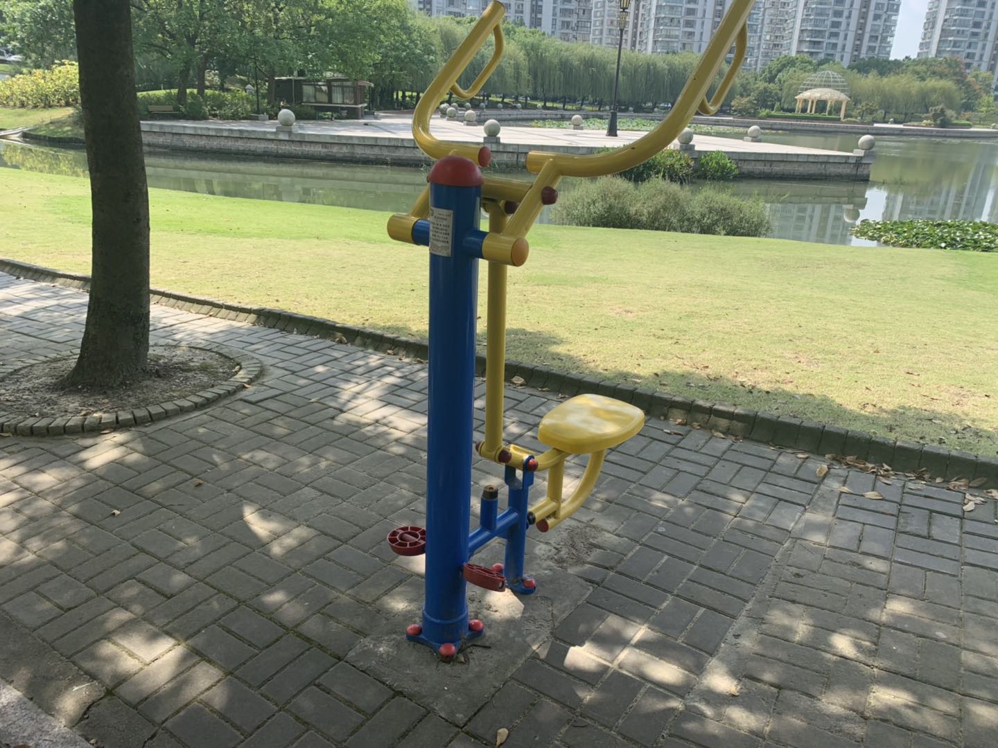 自重上肢多功能鍛煉器