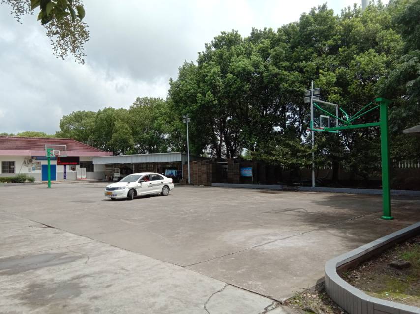 陳東村籃球場(chǎng)