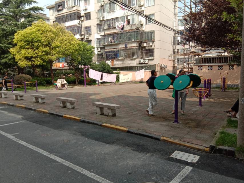 菊泉居委健身苑點