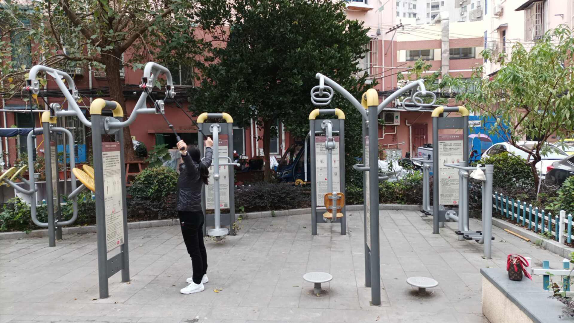 甘泉一村72號(hào)健身點(diǎn)