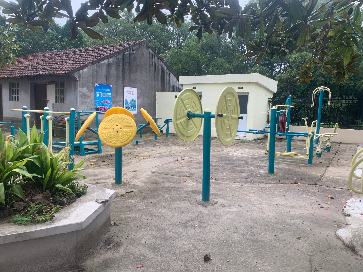 東平鎮(zhèn)東風(fēng)新村利民新村健身點(diǎn)