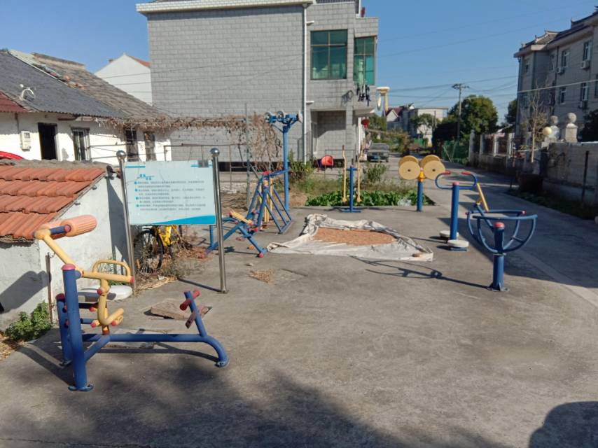 紅三村17組長興217號(hào)前健身路徑