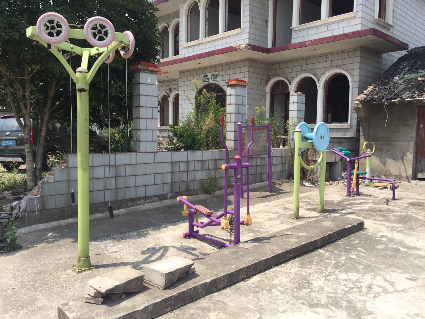 新苗村西湯健身點(diǎn)