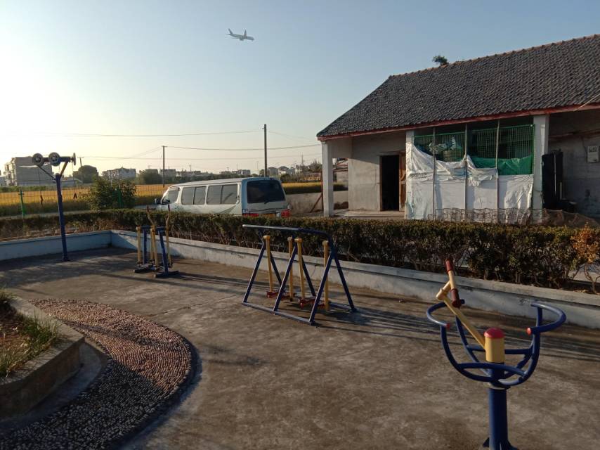 新如村4組新路325號南健身路徑