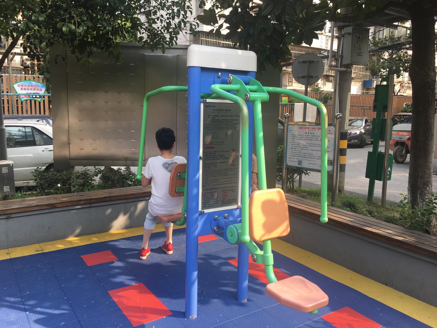 雙立柱前推訓(xùn)練器