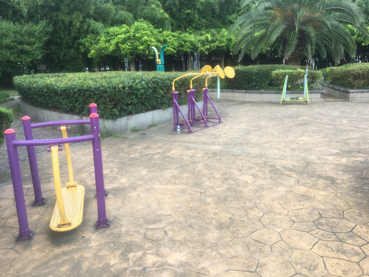 樂(lè)業(yè)四村健身點(diǎn)