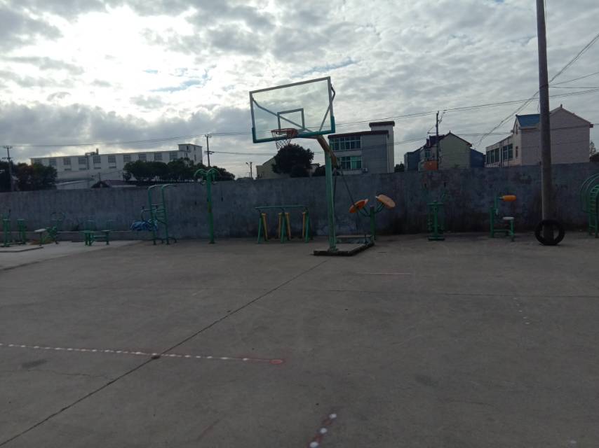 杜尹村3隊(duì)公共籃球場(chǎng)