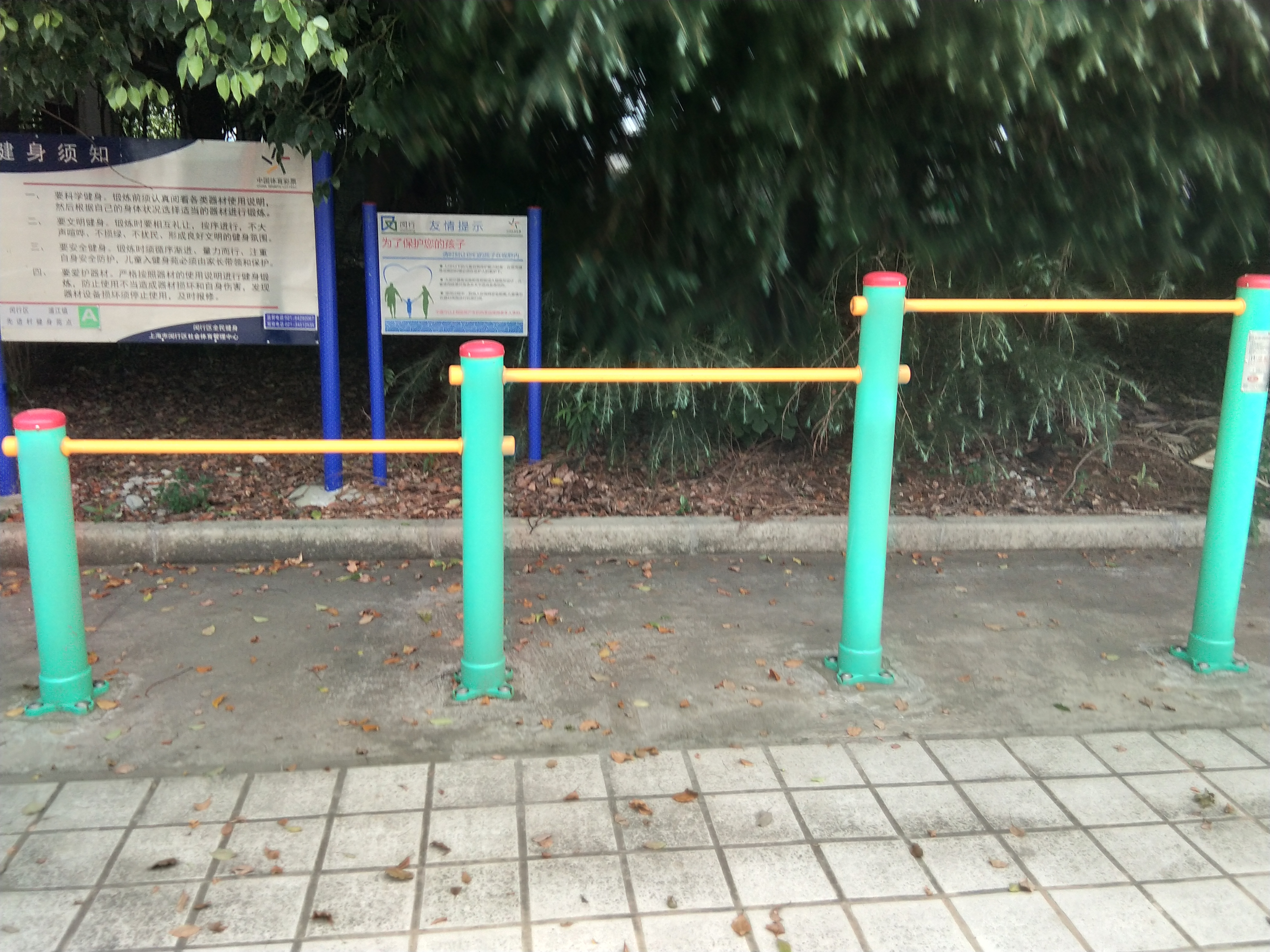 多聯(lián)壓腿架