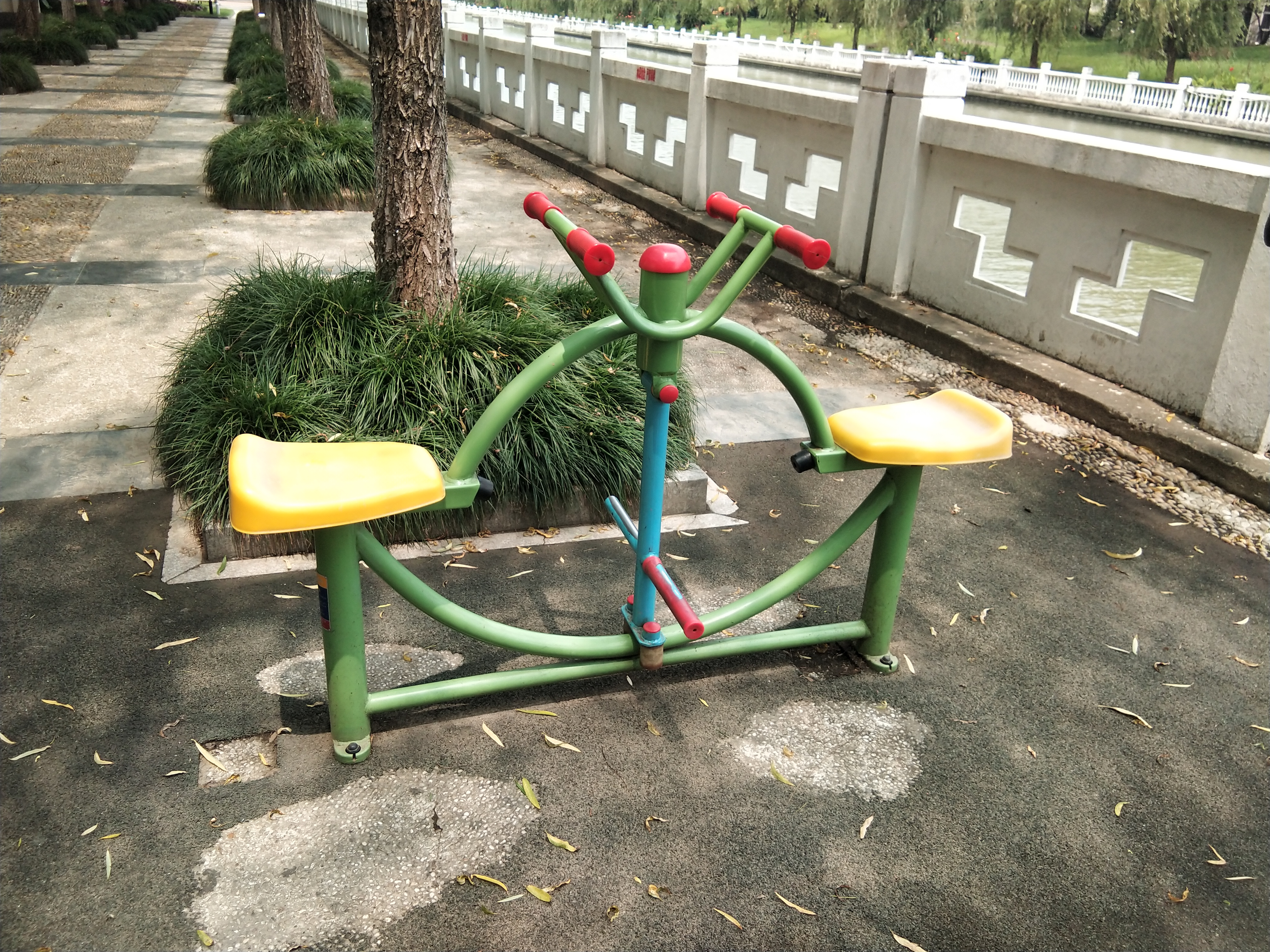 下肢康復(fù)器