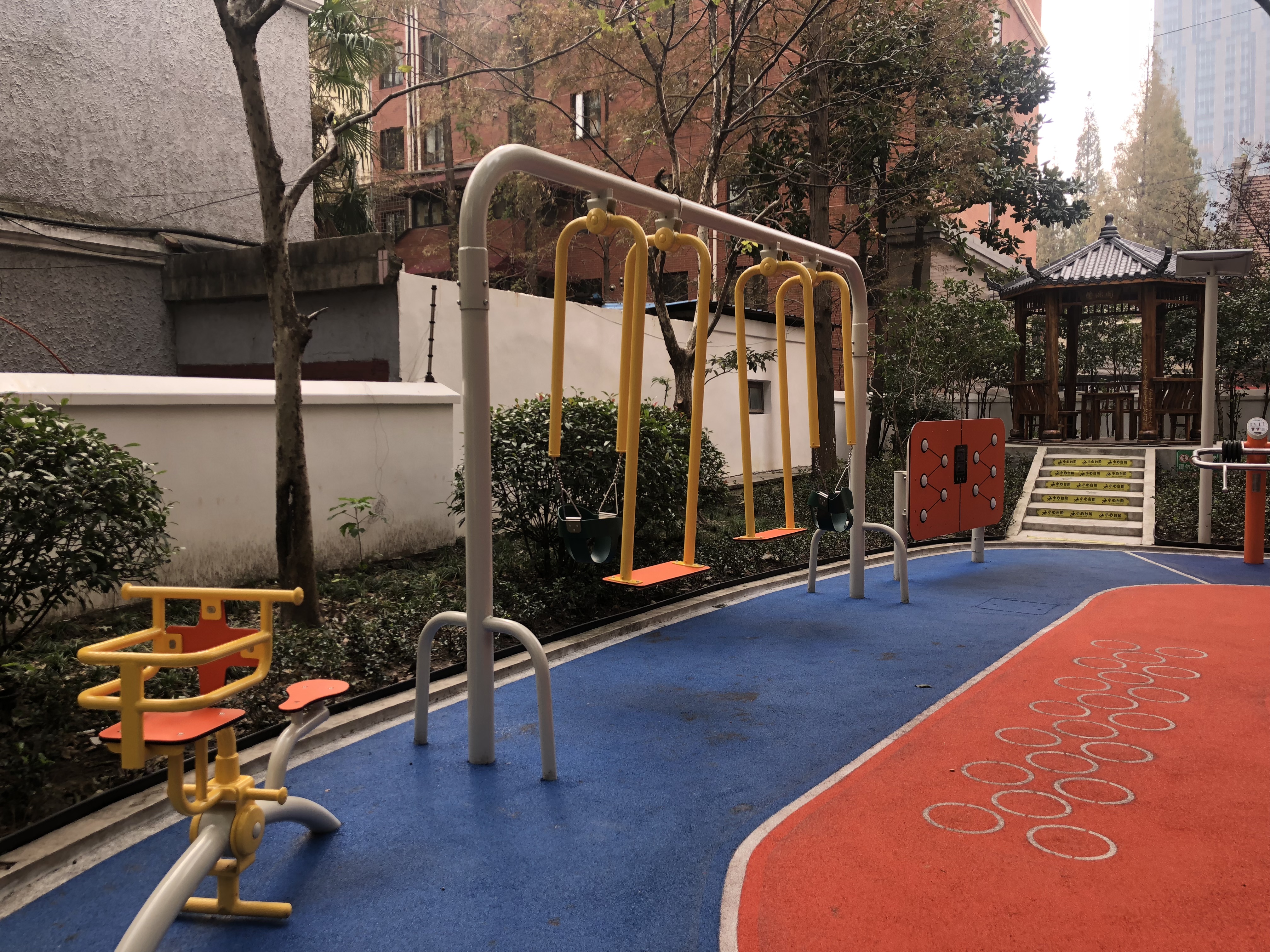 邢長居委虹葉花苑小區(qū)健身B點