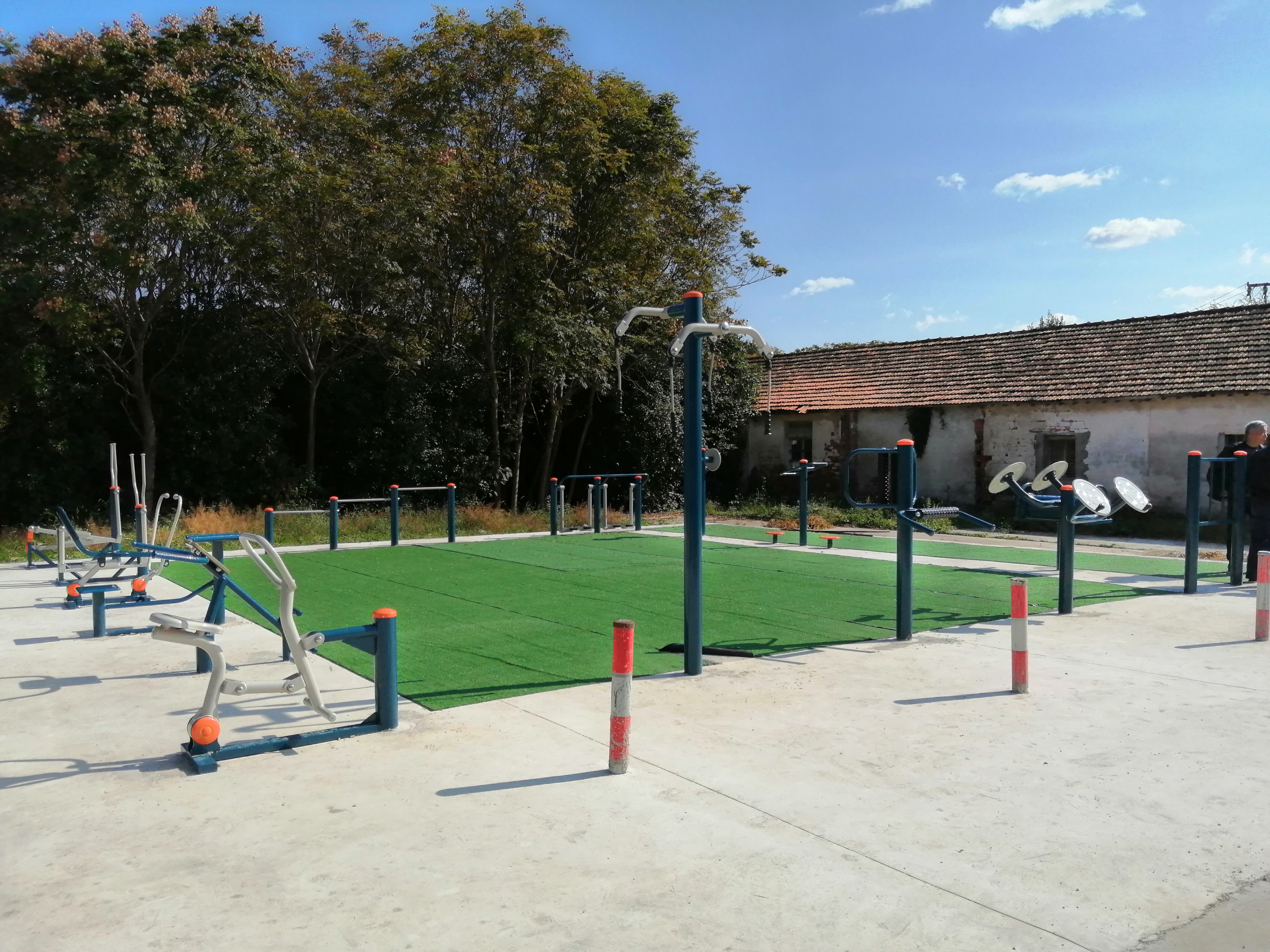 新河鎮(zhèn)強(qiáng)民村健身點