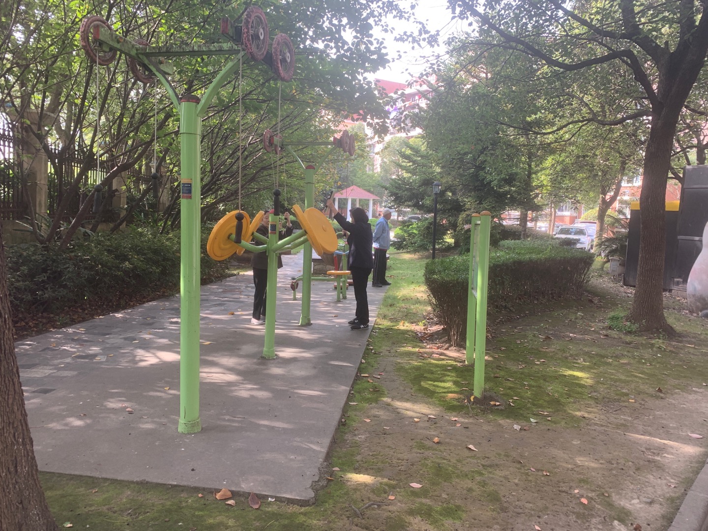 王家宅居委山泉花苑健身點