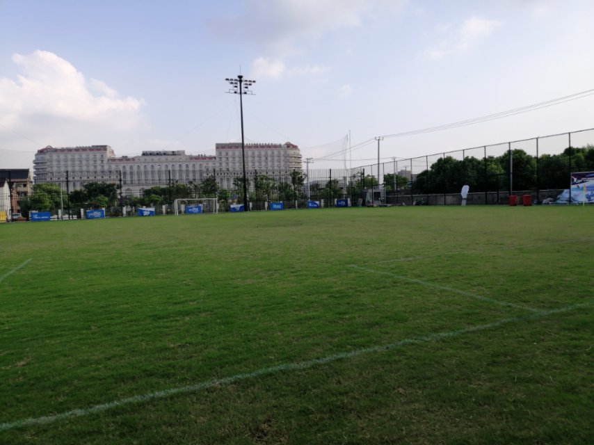 王泥浜村足球場