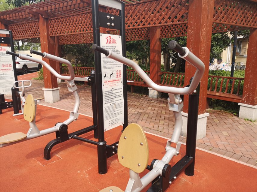 自重式高拉訓練器