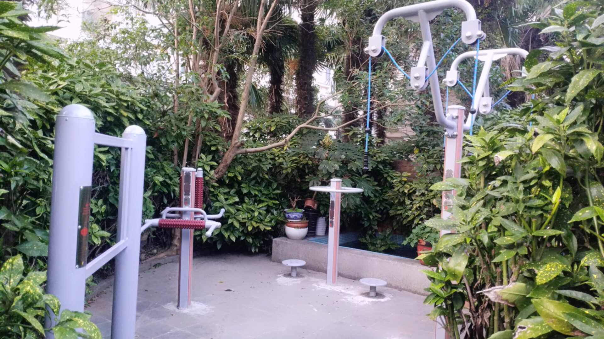 光明城市健身點(diǎn)