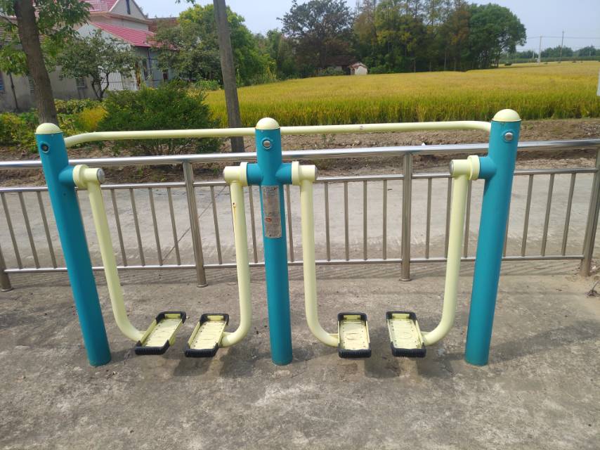 雙位太空漫步機