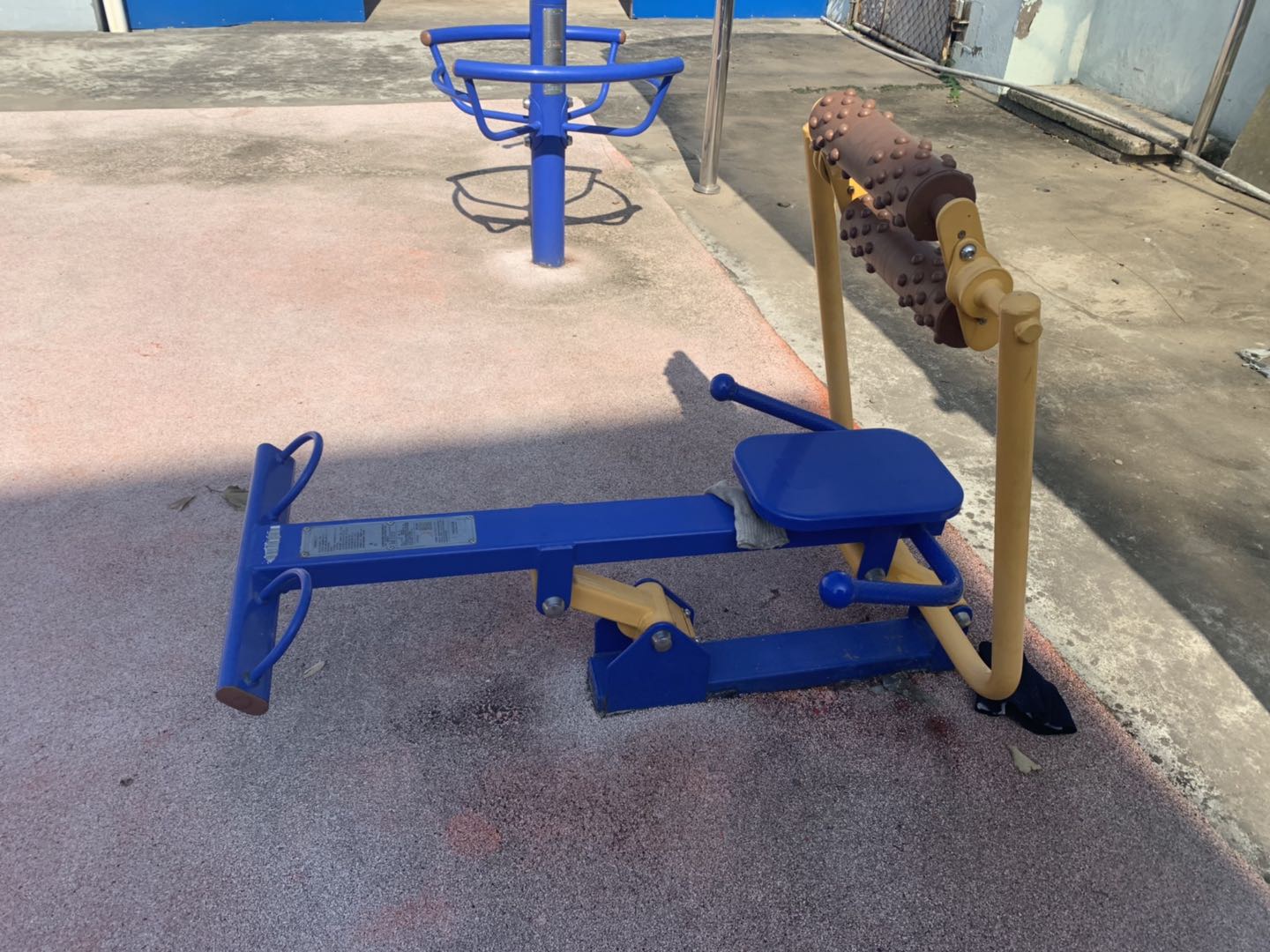 腹背屈伸訓練器