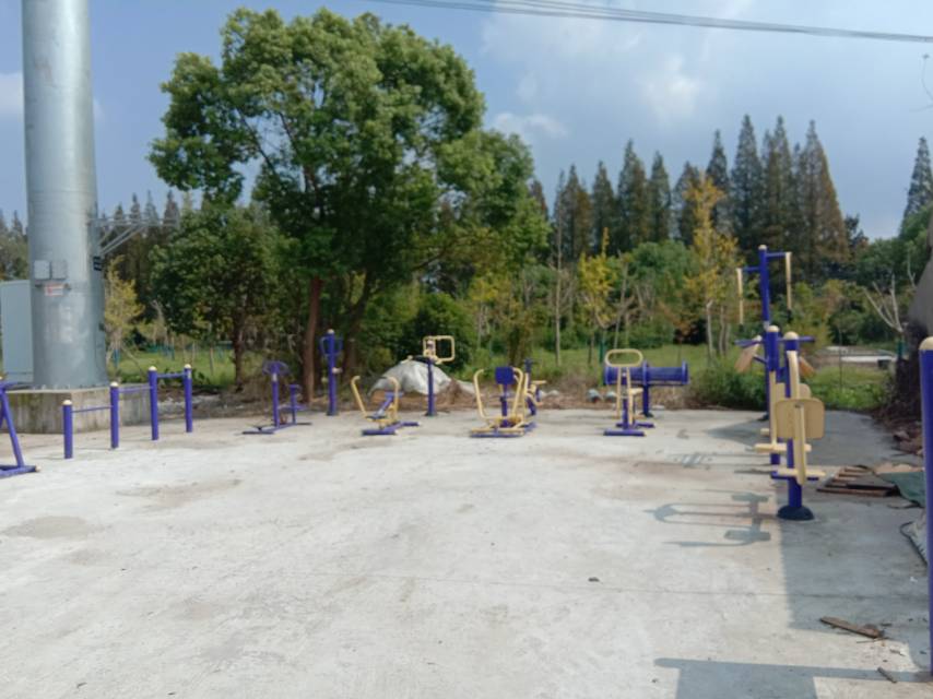 堡鎮(zhèn)財(cái)貿(mào)村6隊(duì)倉(cāng)庫(kù)健身點(diǎn)