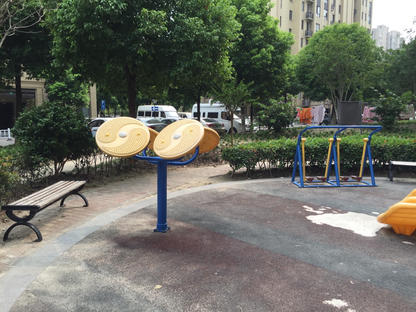 南翔鎮(zhèn)南華新村18號健身點