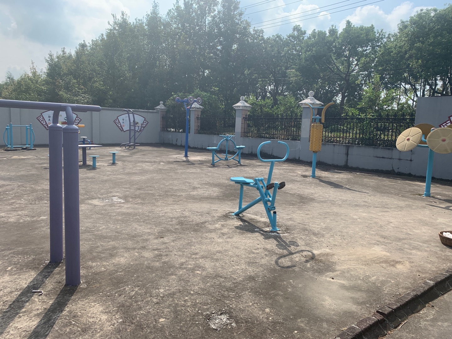 東夏村老年活動室健身點