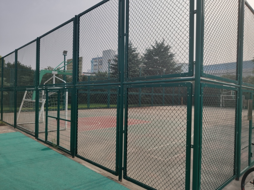 朱長(zhǎng)村籃球場(chǎng)