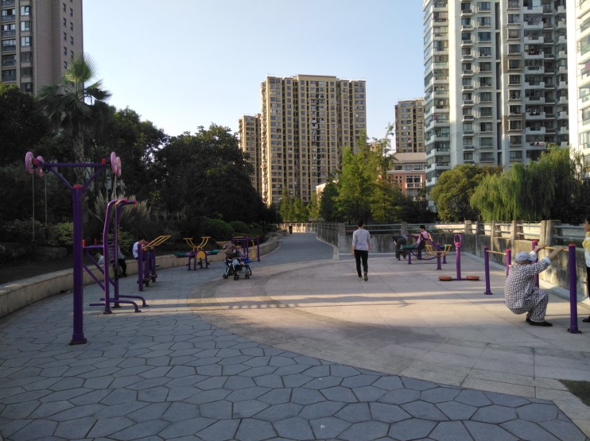 靜安區(qū)共和新路街道延長(zhǎng)中路727弄居委健身點(diǎn)