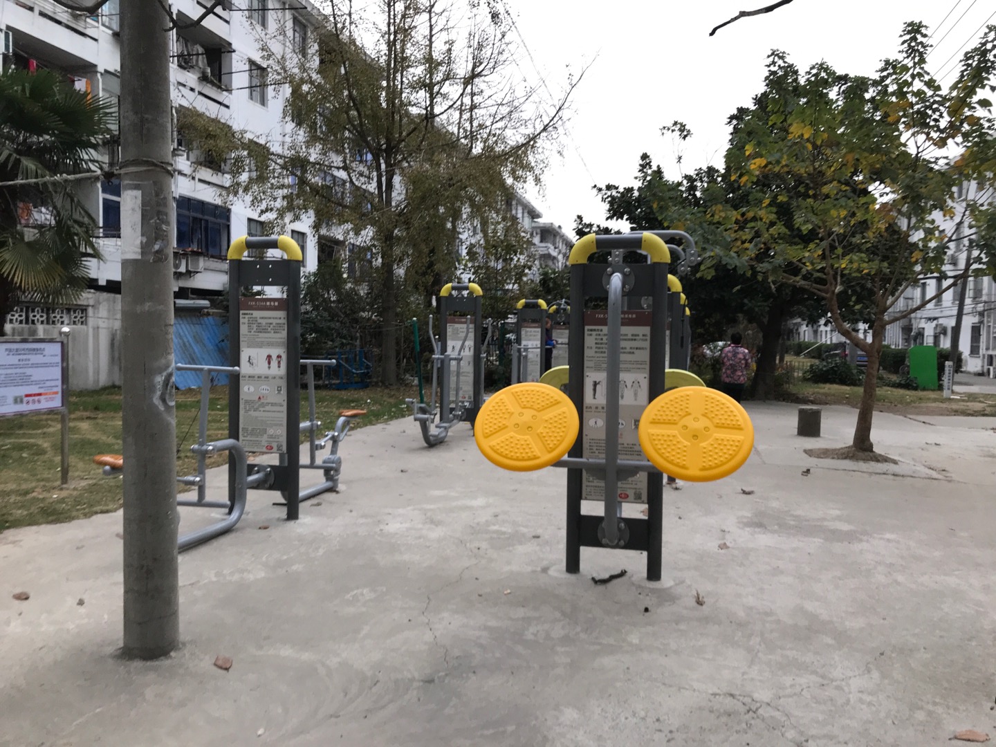 蘆園大道50號西側(cè)健身苑點