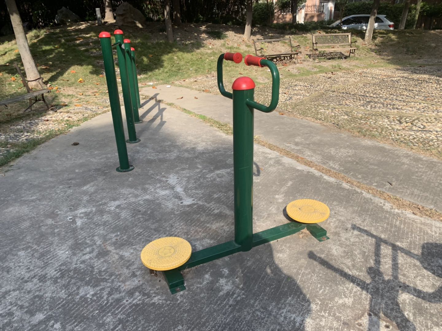 三人轉(zhuǎn)腰器