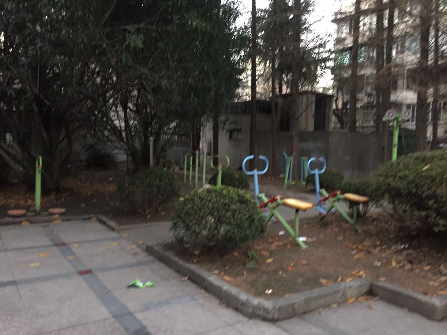 財大居委健身點(diǎn)B