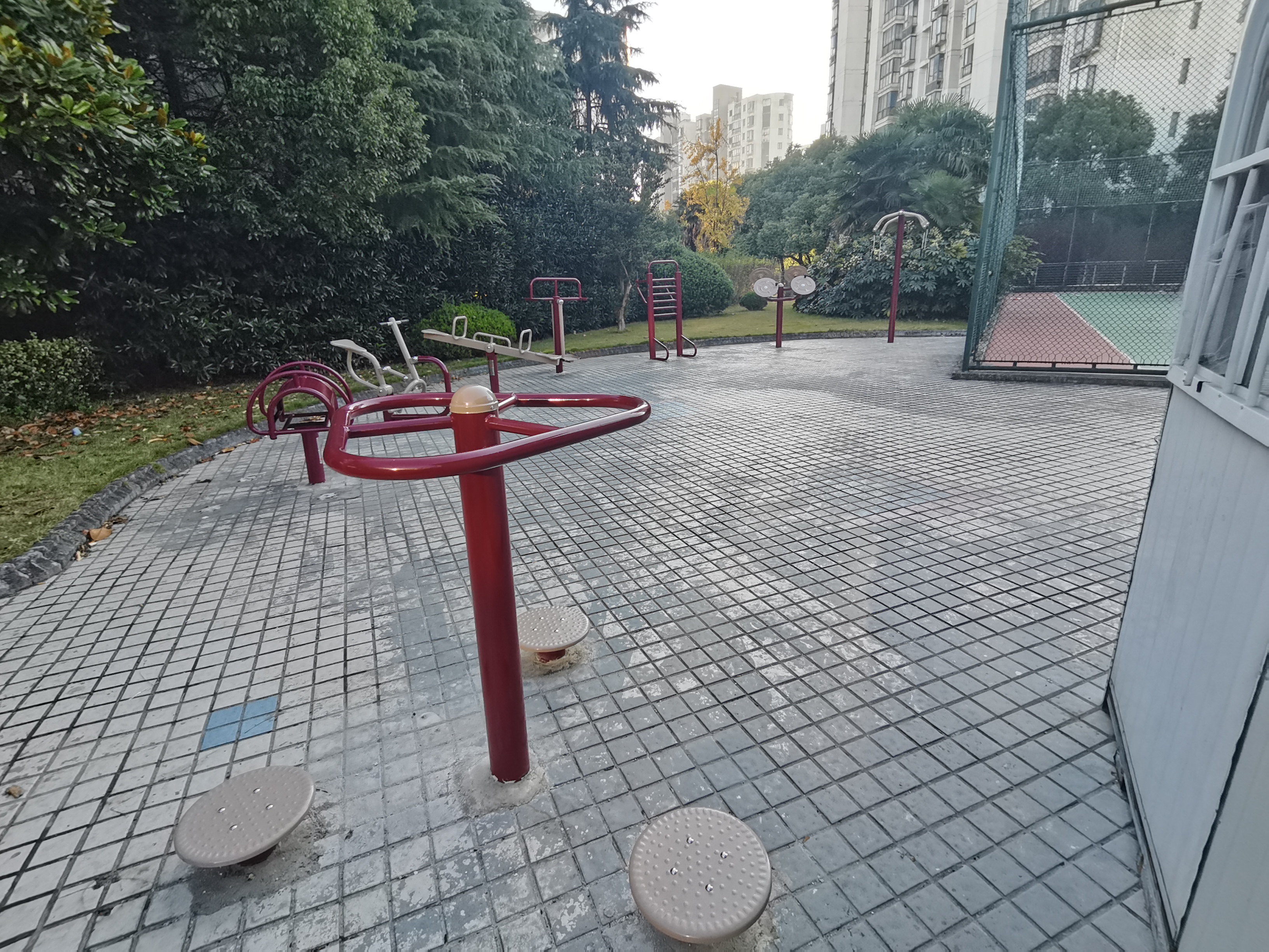 嘉定鎮(zhèn)街道睦鄰公共運(yùn)動場健身點(diǎn)