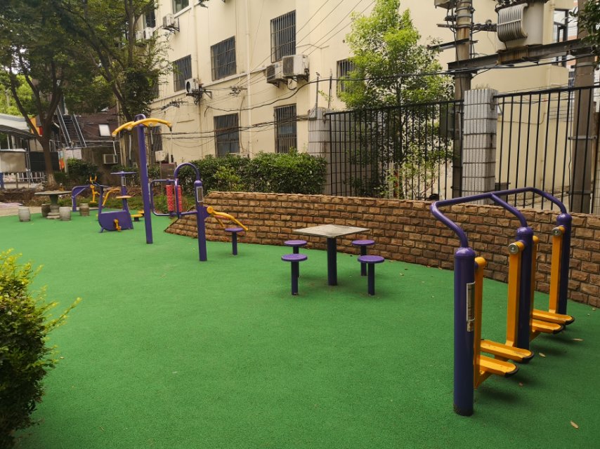 慶華社區(qū)青淞苑健身點(diǎn)