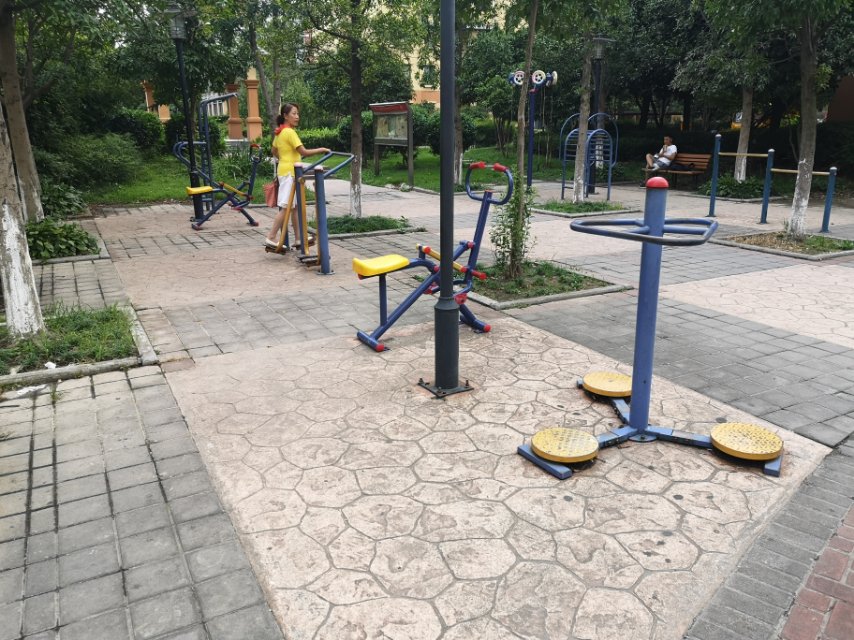 豪世盛地居委健身苑點C