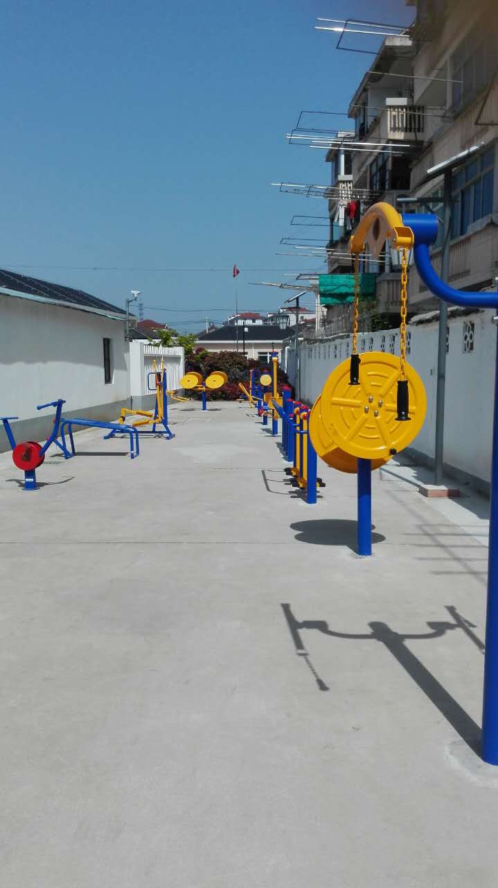 鎮(zhèn)政府健身點(diǎn)