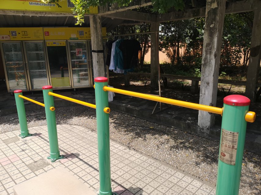 多聯(lián)壓腿架