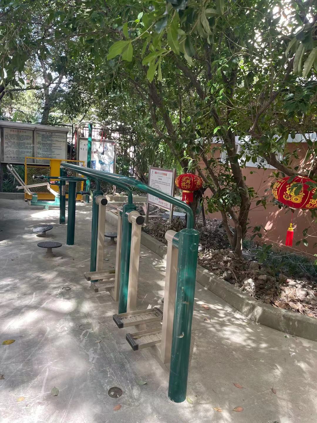 愛建小區(qū)健身點