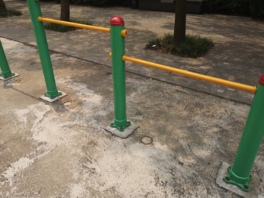 多聯(lián)壓腿架