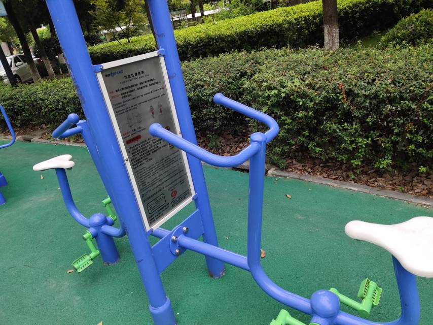 雙立柱健身車(chē)