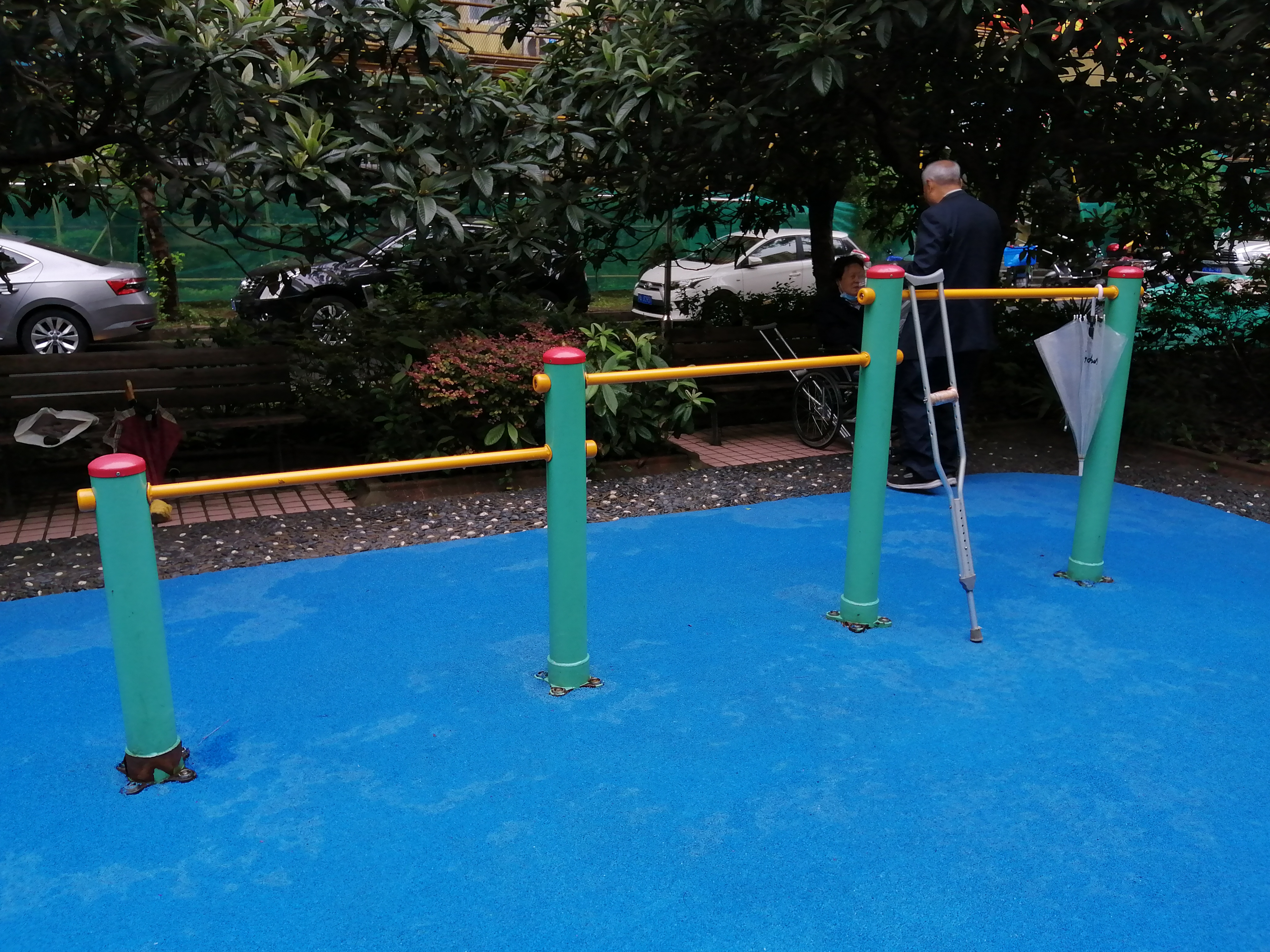 多聯(lián)壓腿架