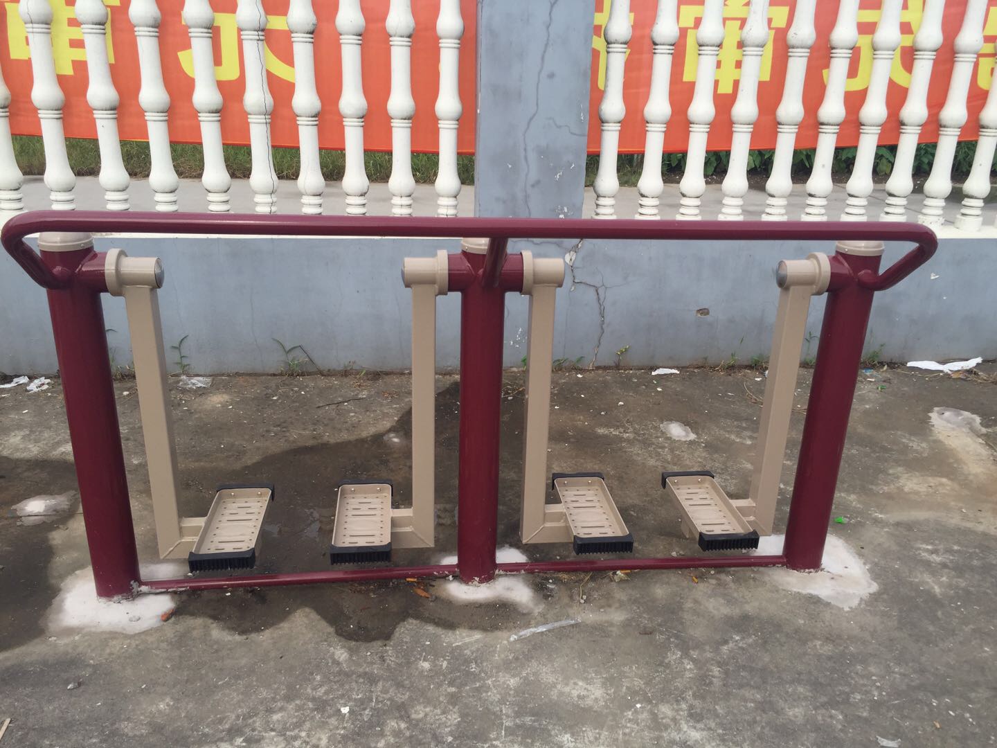 二位太空漫步機