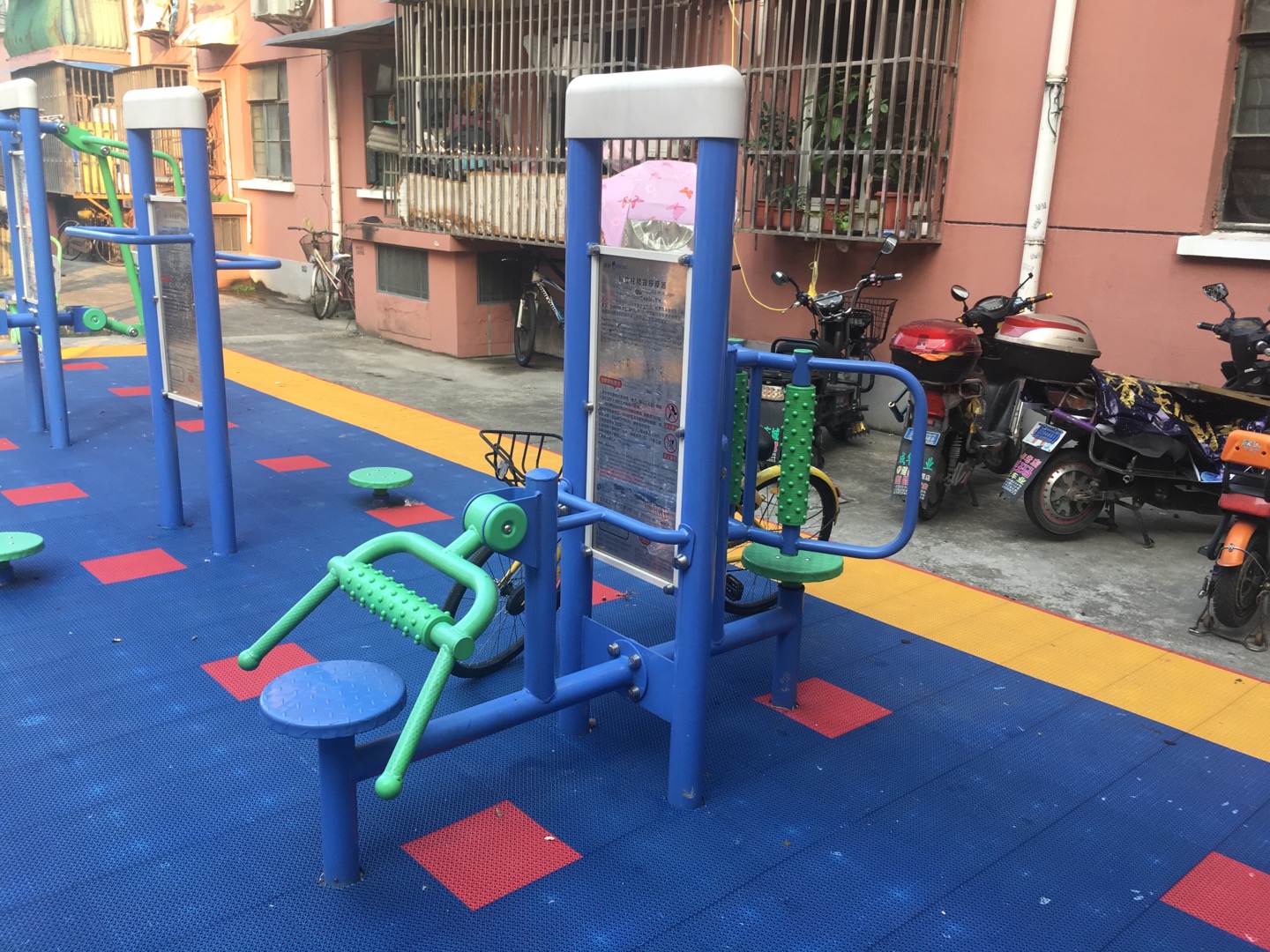 雙立柱腰背按摩器