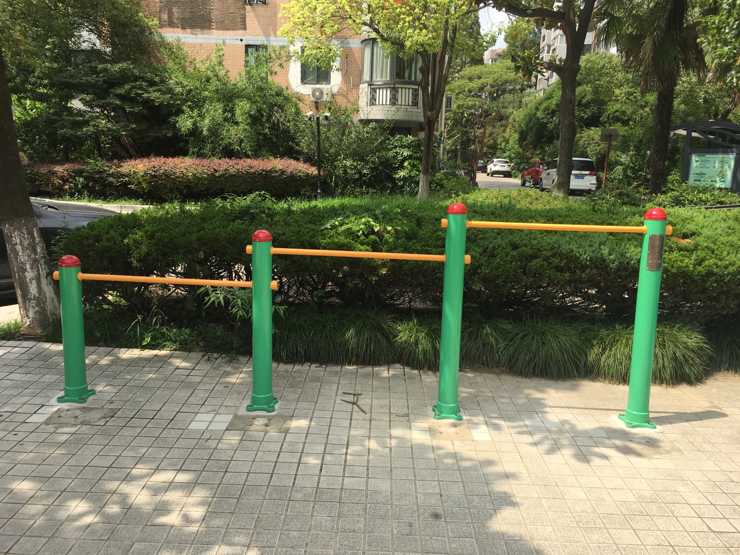 多聯(lián)壓腿架