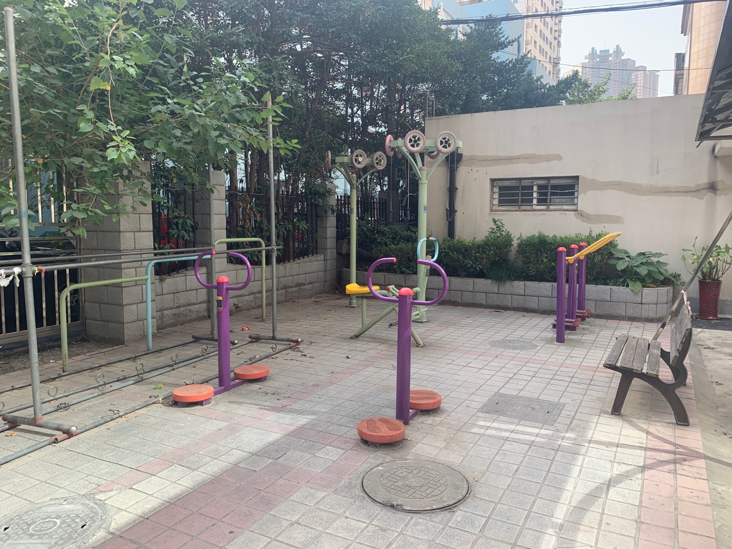 泉東一居委健身點(diǎn)3