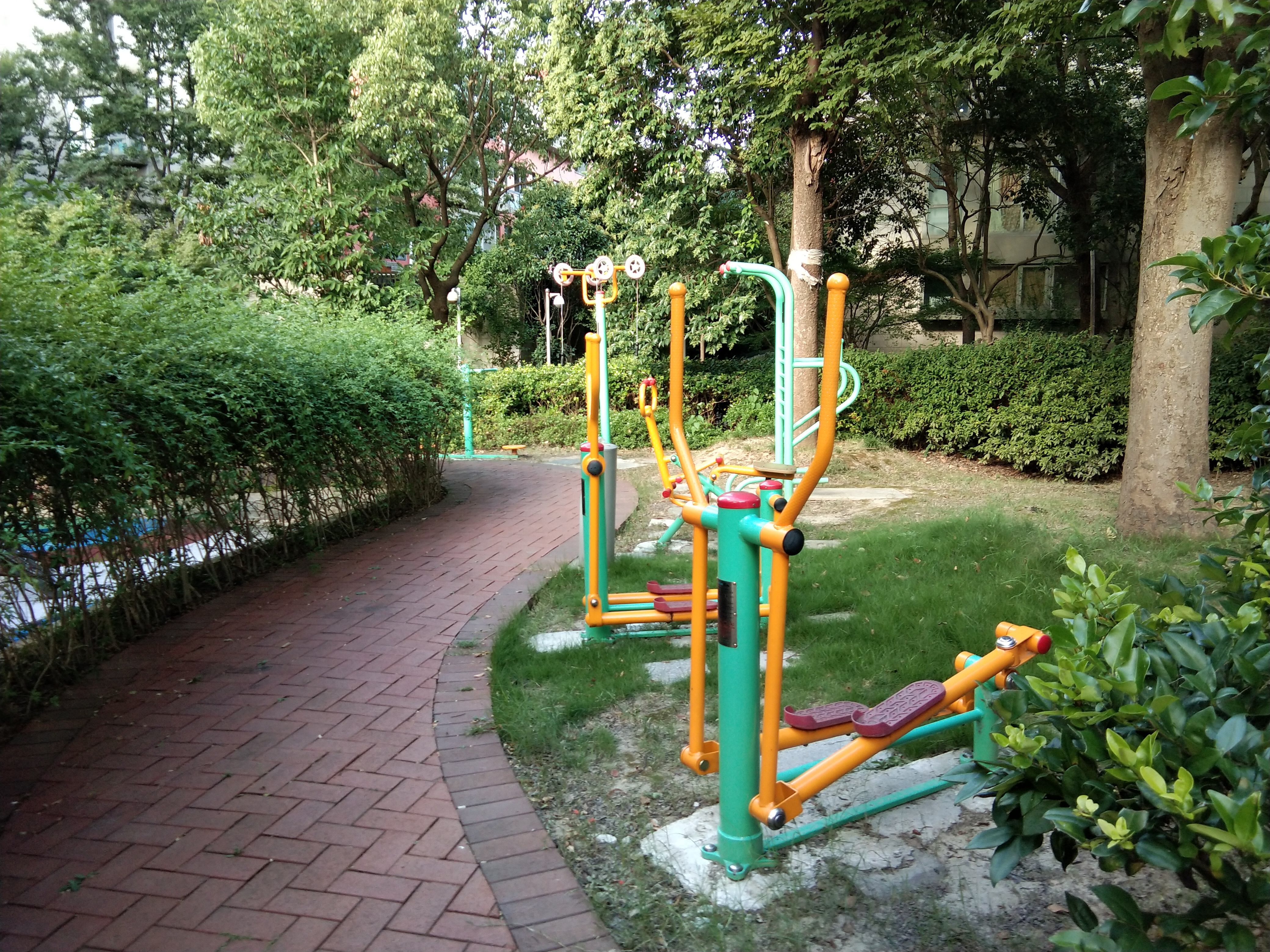 新浦江城二居A健身苑點