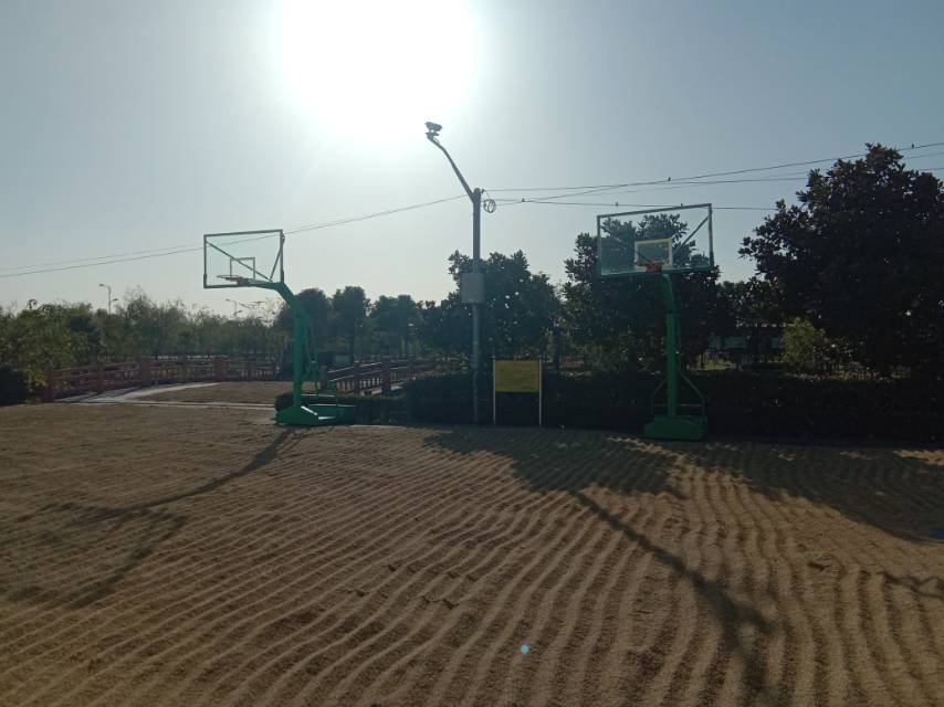 新如村958號村委會(huì)籃球場