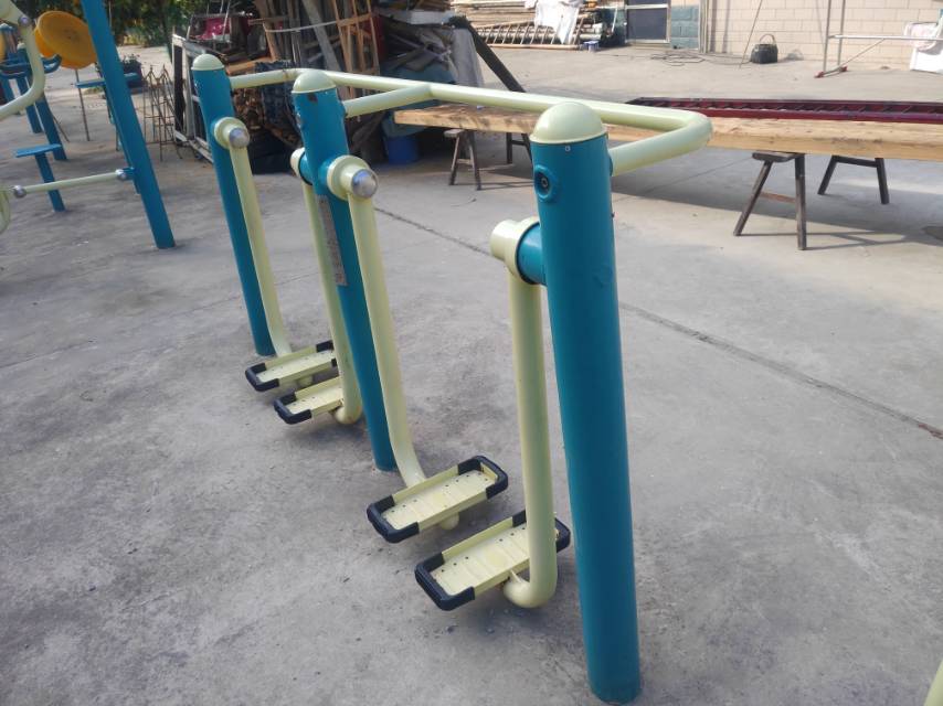 雙位太空漫步機(jī)